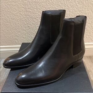Saint Laurent Black Leather Chelsea Boots 43
